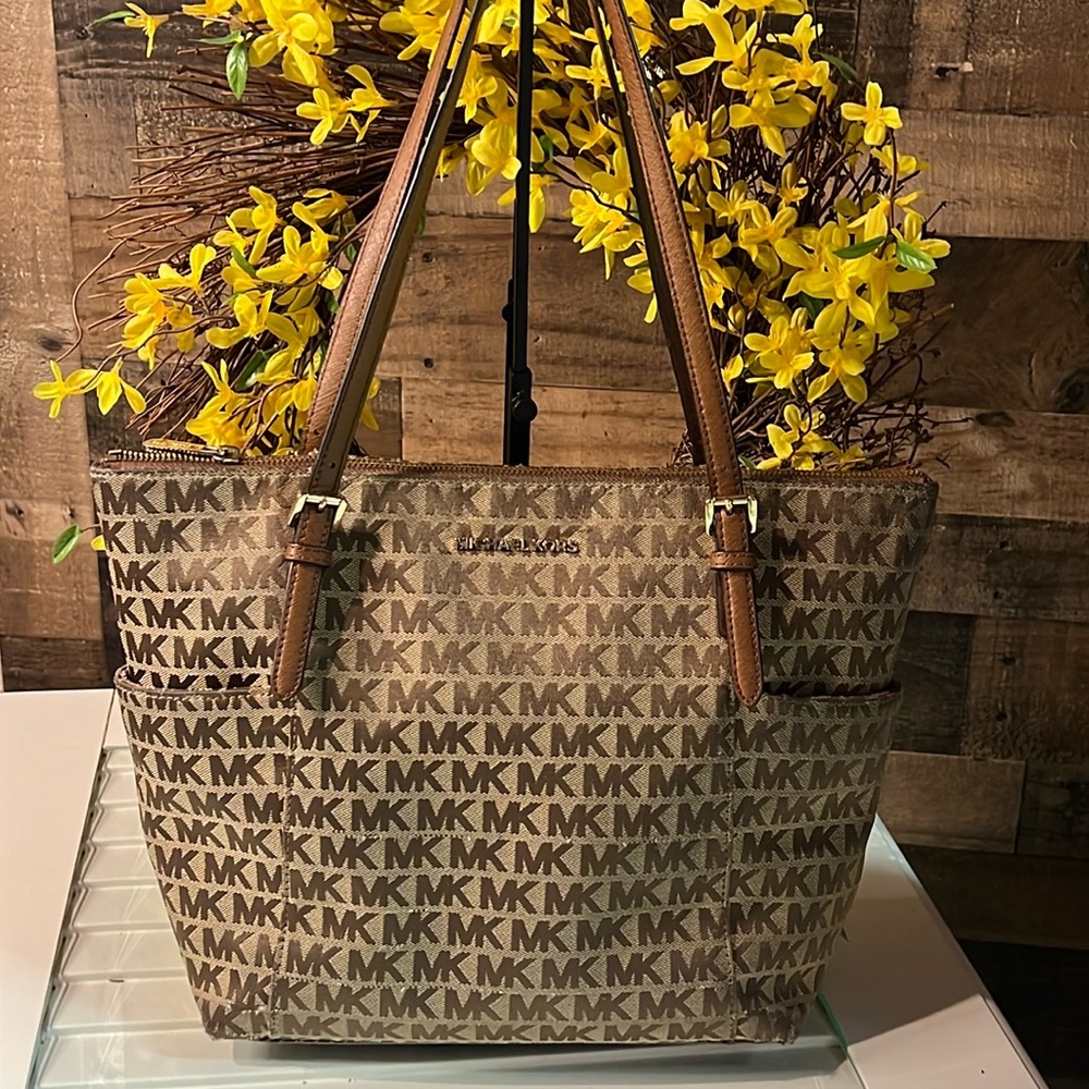 Michael Kors Signature Monogram Shoulder Bag Full Zip